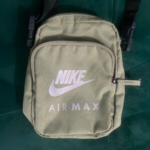 Women’s Nike bag in good condition